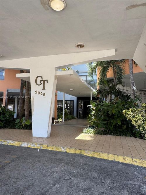 206-2025 Ne 164th St, North Miami Beach, FL, 33162-4154 | Card Image