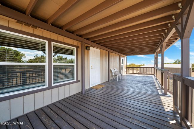 Covered Front Deck | Image 33