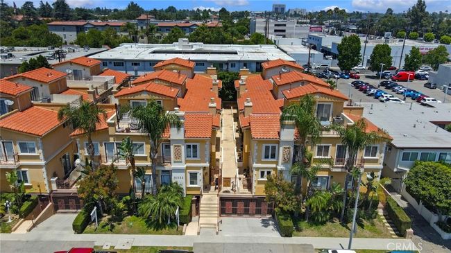 13 - 14535 Margate St, Townhouse with 3 bedrooms, 3 bathrooms and 2 parking in Sherman Oaks CA | Image 31