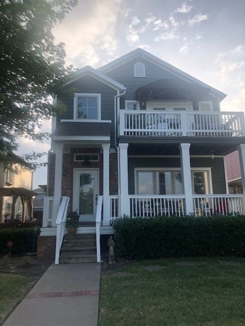 627 N Rupple Rd, Fayetteville, AR, 72704-6125 | Card Image