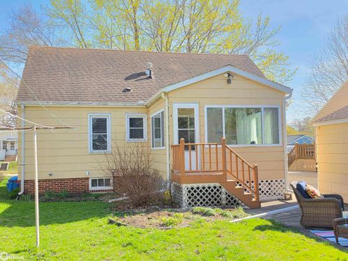 722 10th St Ne, Mason City, IA, 50401-2418 | Card Image