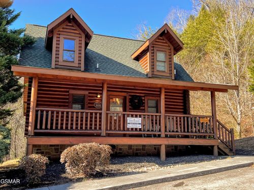3131 Smoky Ridge Way, Sevierville, TN, 37862-7455 | Card Image