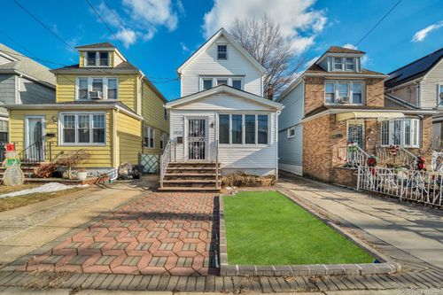 8913 247th St, Bellerose, NY, 11426-1520 | Card Image