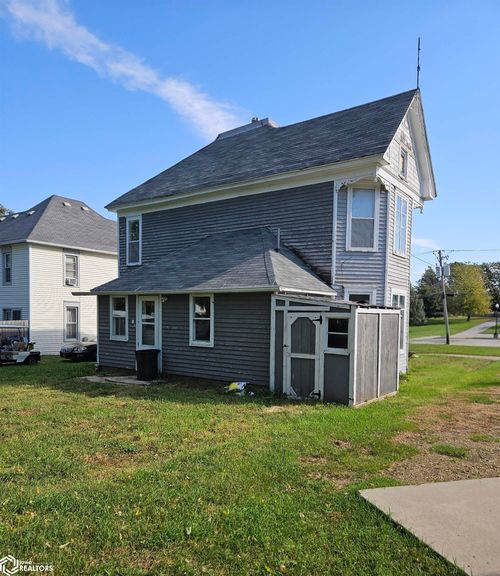 705 Garfield St, Gladbrook, IA, 50635-9321 | Card Image