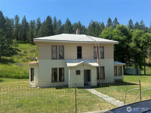39297 Halvorson Canyon Rd N, Creston, WA, 99117-9701 | Card Image