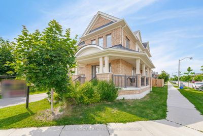 2344 Equestrian Cres, House other with 4 bedrooms, 3 bathrooms and 2 parking in Oshawa ON | Image 2