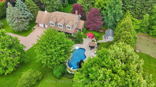 4585 Coronation Rd, Whitby, ON, L1P1Y4 | Card Image
