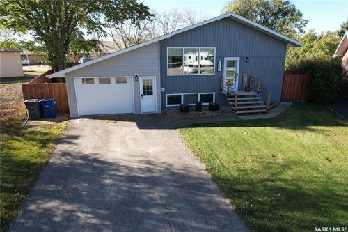 210 Park Pl, Kipling, SK, S0G | Card Image