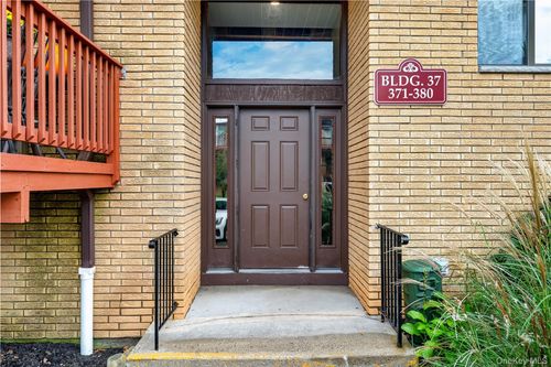 378 Richard Ct, Pomona, NY, 10970-2310 | Card Image