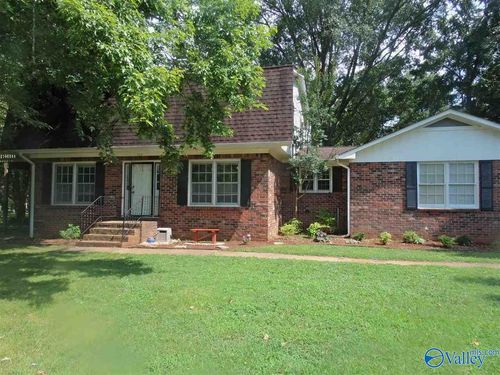 104 July Ln, Huntsville, AL, 35811-9399 | Card Image