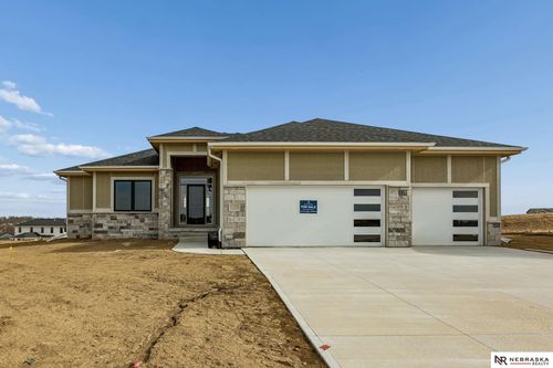 11121 N 162, Bennington, NE, 68007 | Card Image