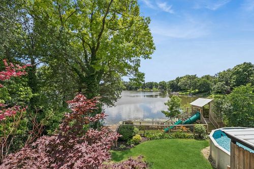 585 Killarney Pass Cir, Mundelein, IL, 60060-1260 | Card Image