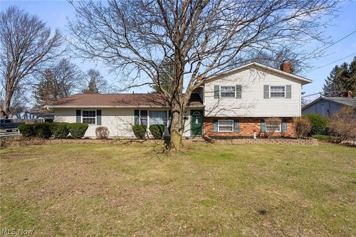 7127 Lake Shore Boulevard, Mentor, OH, 44060 | Card Image