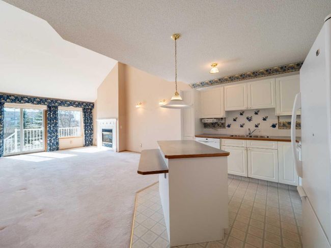 94 Somervale Point Sw, Home with 2 bedrooms, 2 bathrooms and 2 parking in Calgary AB | Image 5