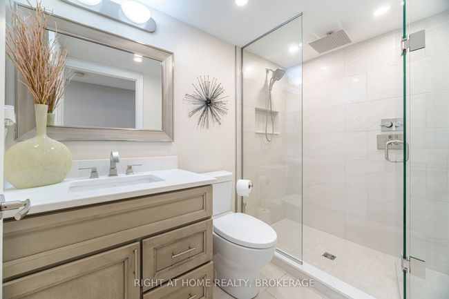1106 - 442 Maple Ave, Condo with 3 bedrooms, 2 bathrooms and null parking in Burlington ON | Image 32