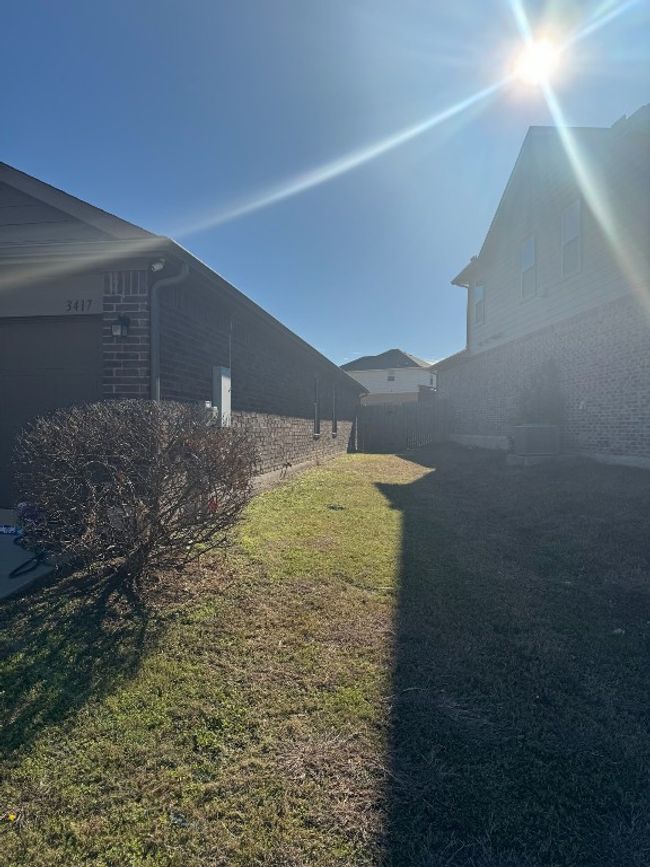 RIGHT SIDE VIEW OF PROPERTY | Image 20