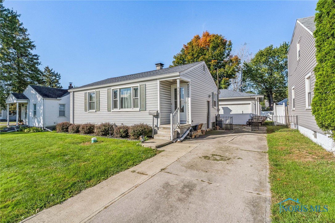 Independence Ave, Fostoria, OH 44830