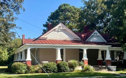 306 E Main St, Whitakers, NC, 27891-8724 | Card Image