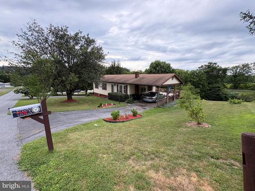68 Sunset Dr, Berkeley Springs, WV, 25411-9309 | Card Image