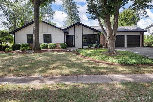 14616 Rogue River Dr, Chesterfield, MO, 63017-2408 | Card Image