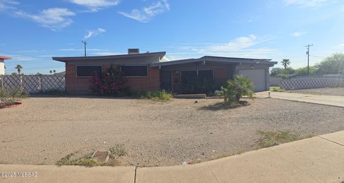 1882 W Camelot Rd, Tucson, AZ, 85713-4567 | Card Image