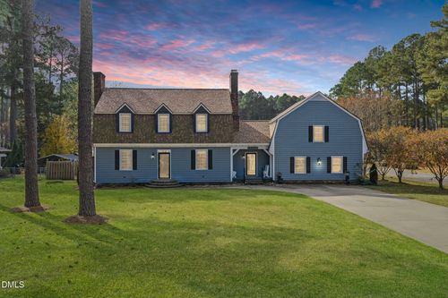 213 W Stevens St, Smithfield, NC, 27577-3629 | Card Image