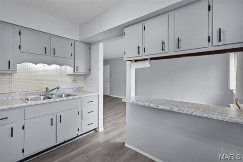 a-8729 Sieloff Dr, Hazelwood, MO, 63042-2261 | Card Image