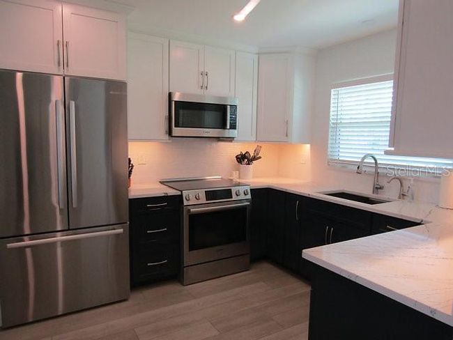 APT-9 - 100 The Esplanade N, Condo with 1 bedrooms, 1 bathrooms and null parking in VENICE FL | Image 10