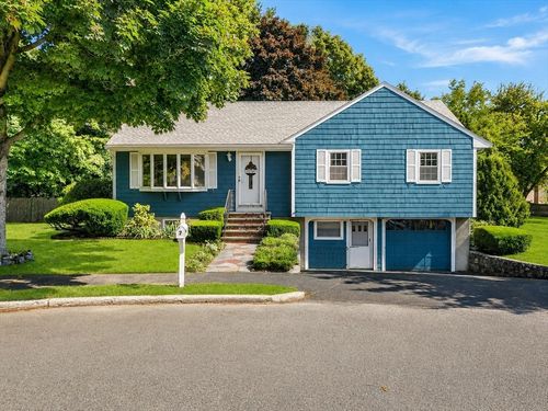 7 Kennedy Cir, Wakefield, MA, 01880-3506 | Card Image