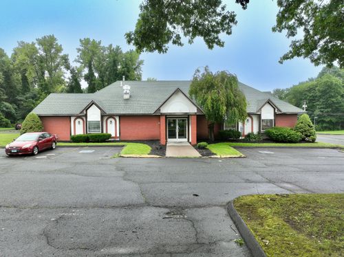 377 S Center St, Windsor Locks, CT, 06096-2824 | Card Image