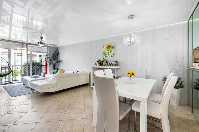 APT-432C - 5300 Ne 24 Th Ter, Condo with 2 bedrooms, 2 bathrooms and null parking in Fort Lauderdale FL | Image 4