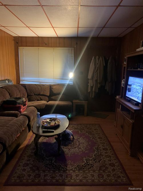 2255 Yemans St, Hamtramck, MI, 48212-3244 | Card Image