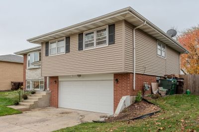 7417 160th Place, House other with 3 bedrooms, 1 bathrooms and 2 parking in Tinley Park IL | Image 3