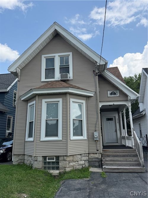 610 N Mcbride St, Syracuse, NY, 13203-1889 | Card Image