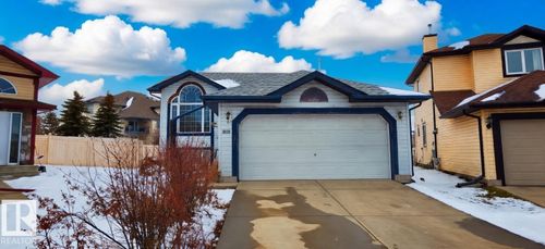 9218 163 Ave Nw, Edmonton, AB, T5Z3M8 | Card Image