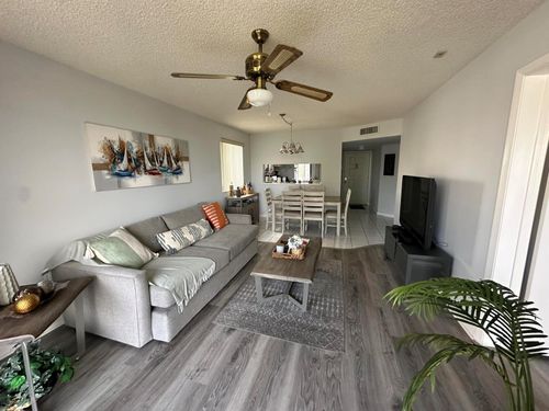 317-3138 Via Poinciana, Lake Worth, FL, 33467-1972 | Card Image