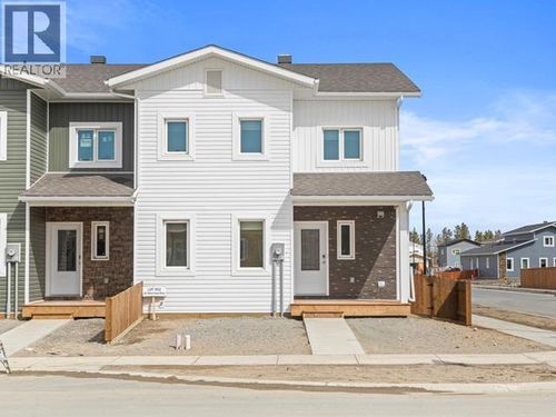 206 Witch Hazel Dr, Whitehorse, YT, Y1A0T6 | Card Image