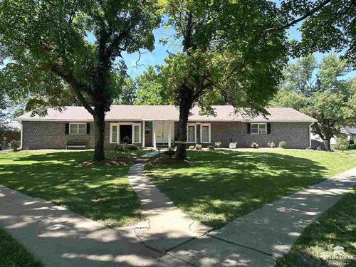 703 Castle St, Seneca, KS, 66538-1832 | Card Image