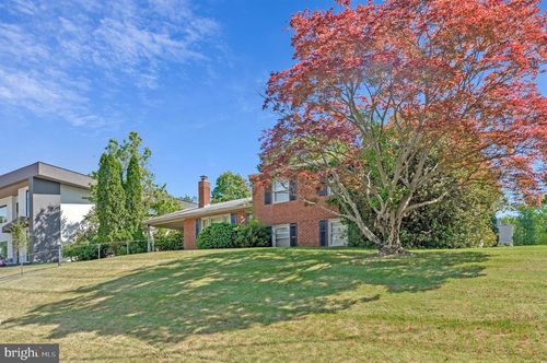 1805 Dumbarton St, MCLEAN, VA, 22101-4208 | Card Image