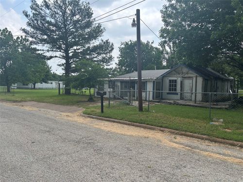 209 W Church St, Olney, TX, 76374-2028 | Card Image