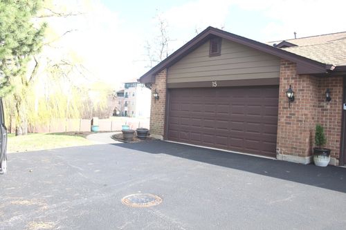 15-15 Indian Trail Dr, Westmont, IL, 60559-1082 | Card Image