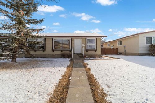 3611A 66a St, Camrose, AB, T4V3R8 | Card Image