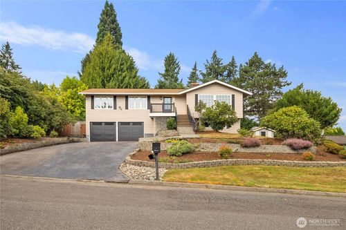 16851 105th Ave Ne, Bothell, WA, 98011-4032 | Card Image