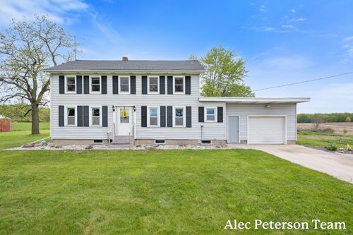 15727 40th Ave, Coopersville, MI, 49404-9660 | Card Image