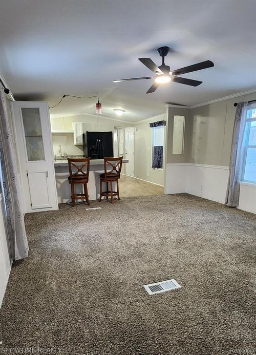 2005 Marmoor Dr, Shelby Charter Township, MI, 48317 | Card Image