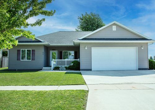 812 4th St, Parkersburg, IA, 50665-1045 | Card Image