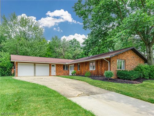 132 Parkview Dr, Aurora, OH, 44202-8043 | Card Image