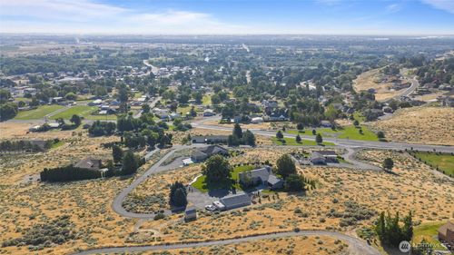 703 S 48th Ave, West Richland, WA, 99353-8472 | Card Image