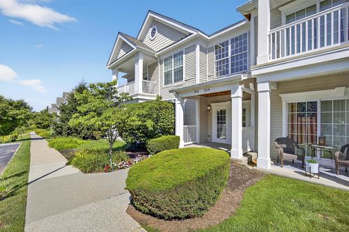 1313 Saratoga Ln, Fishkill, NY, 12524-4948 | Card Image