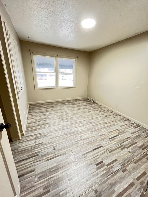 1114 Carrie Ave, Des Moines, IA, 50315-3427 | Card Image